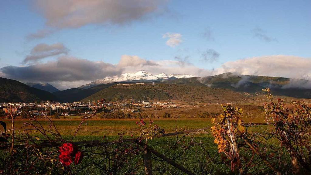 Camping Aín Jaca Exterior foto